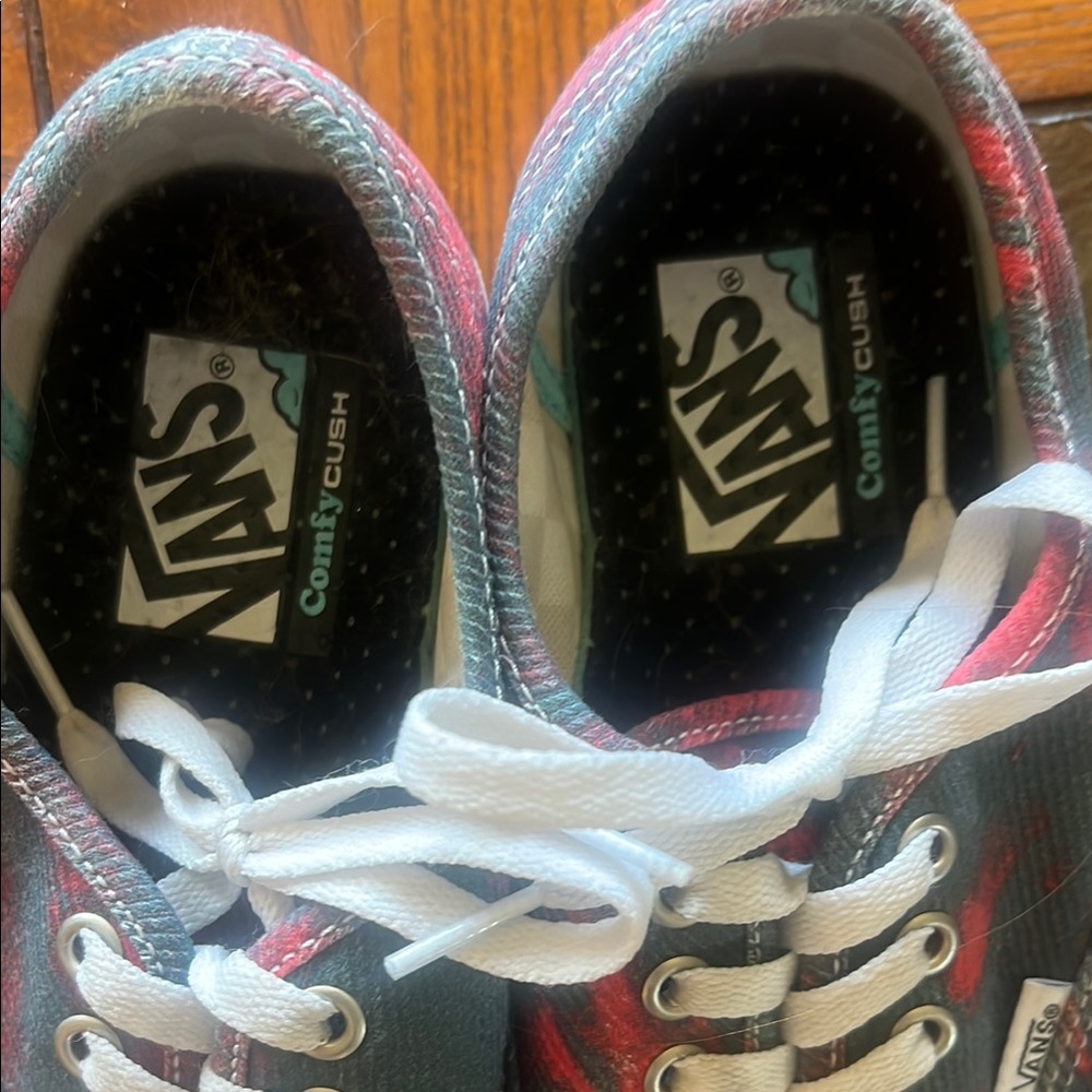 Vans Tie-Dye Red and Black Sneakers men’s 7.5 NWOT - Picture 2 of 8